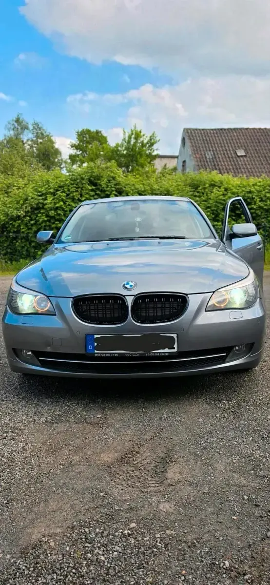 Gebraucht BMW 525 218 PS (160 kW) 2008 Grau Limousine