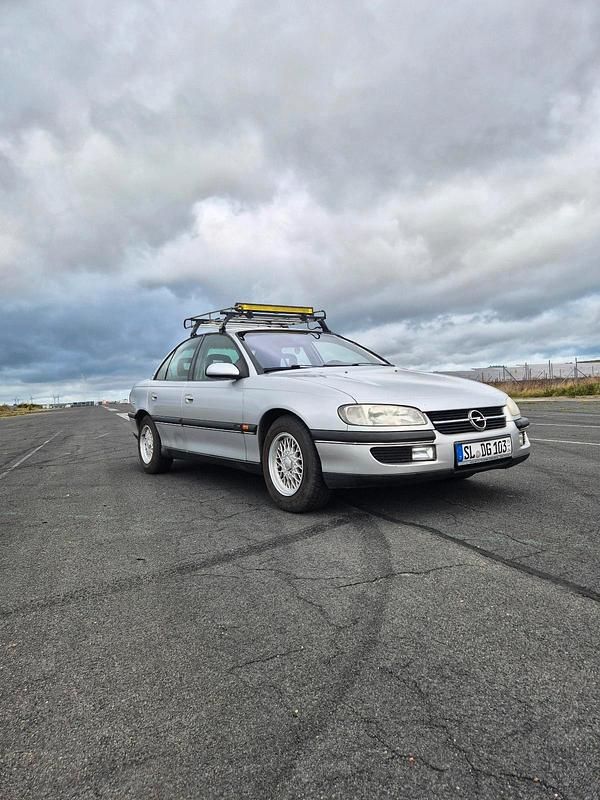 Gebraucht Opel Omega 116 PS (85 kW) 1996 Silber Limousine