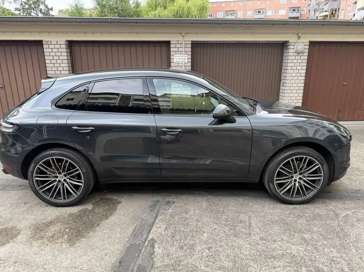 Gebraucht Porsche Macan Basis 245 PS (180 kW) 2019 Grau SUV