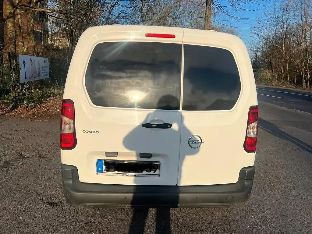 Gebraucht Opel Combo Selection 102 PS (75 kW) 2021 Weiß Van / Kleinbus