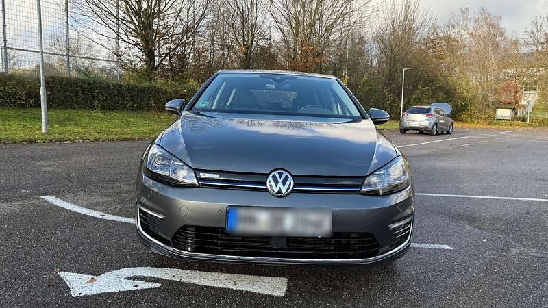 Gebraucht VW Golf 100 kW (136 PS) 2020 Grau Limousine