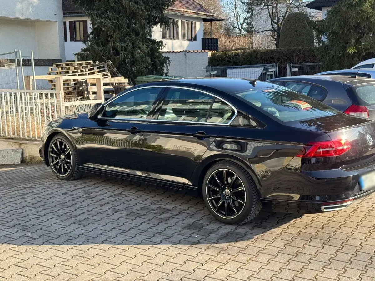 Gebraucht VW Passat R-line 150 PS (110 kW) 2019 Schwarz Limousine