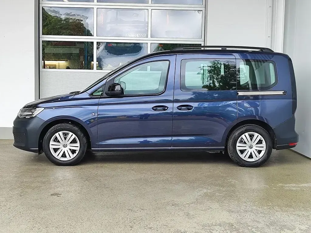 Gebraucht VW Caddy 122 PS (89 kW) 2023 Starlight blue metallic Van / Kleinbus