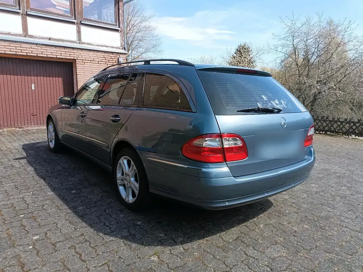 Gebraucht Mercedes E500 306 PS (225 kW) 2004 Blau Kombi