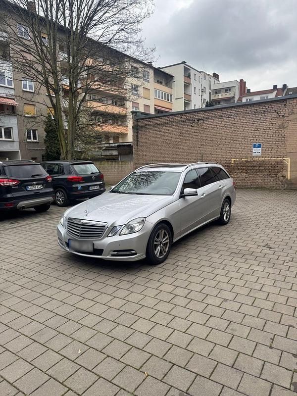 Gebraucht Mercedes E220 Elegance 170 PS (125 kW) 2012 Silber Kombi