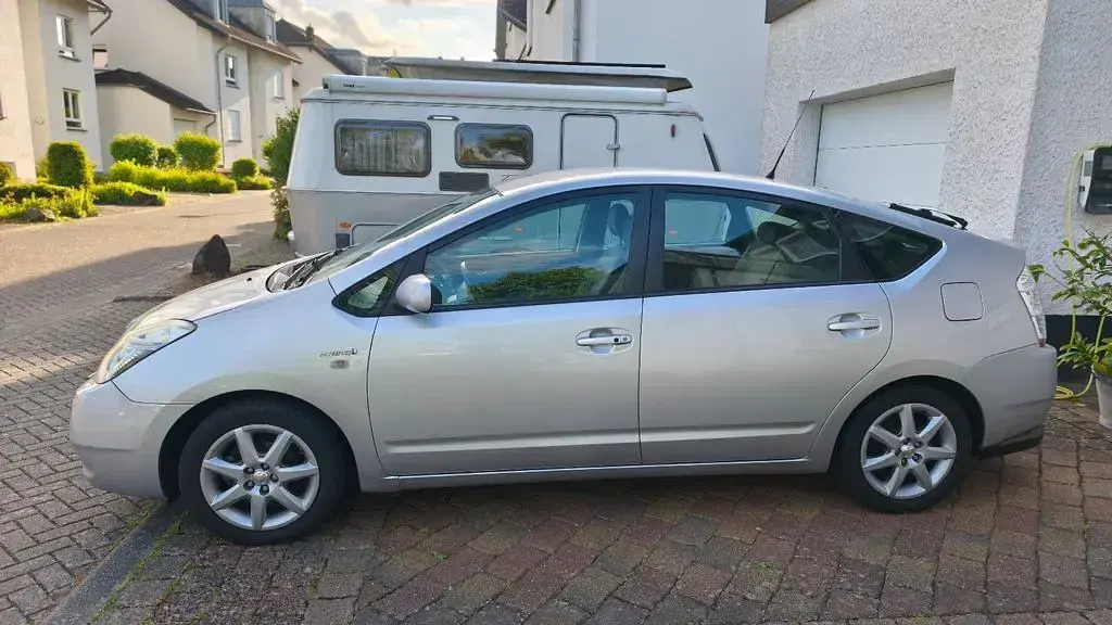 Używany Toyota Prius Sol 79 KM (58 kW) 2008 Szary Hatchback
