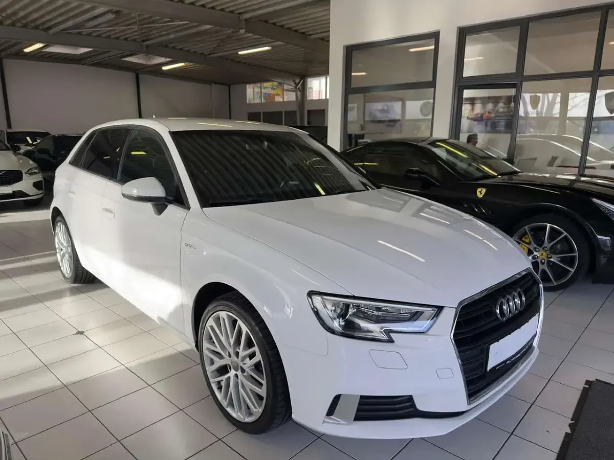 Gebraucht Audi A3 S-Line 110 PS (80 kW) 2018 Ibisweiß Limousine