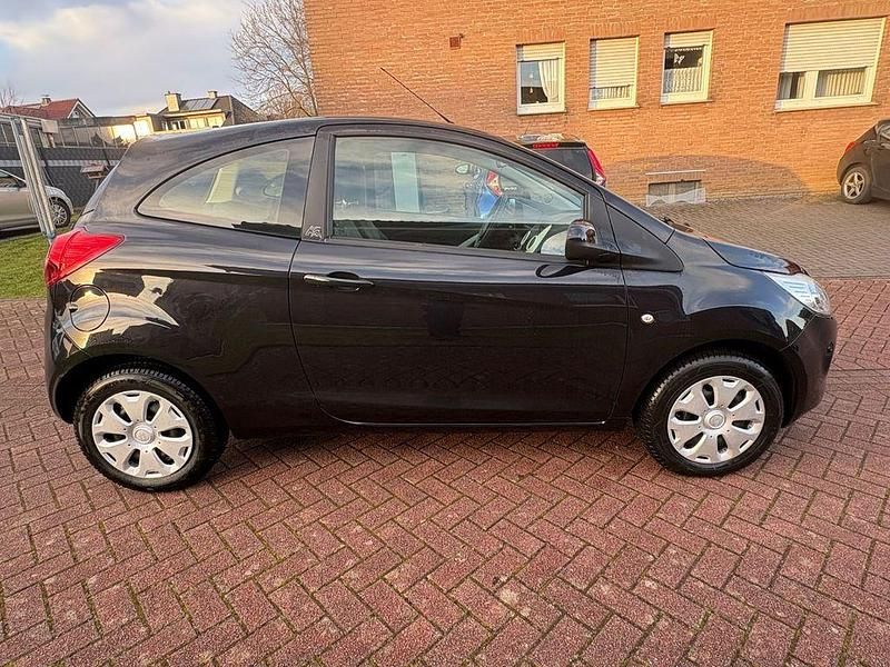 Gebraucht Ford Ka 69 PS (50 kW) 2014 Grau Kleinwagen