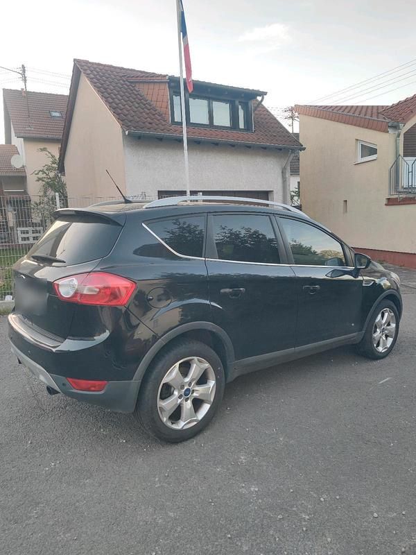 Gebraucht Ford Kuga 140 PS (102 kW) 2011 Schwarz SUV