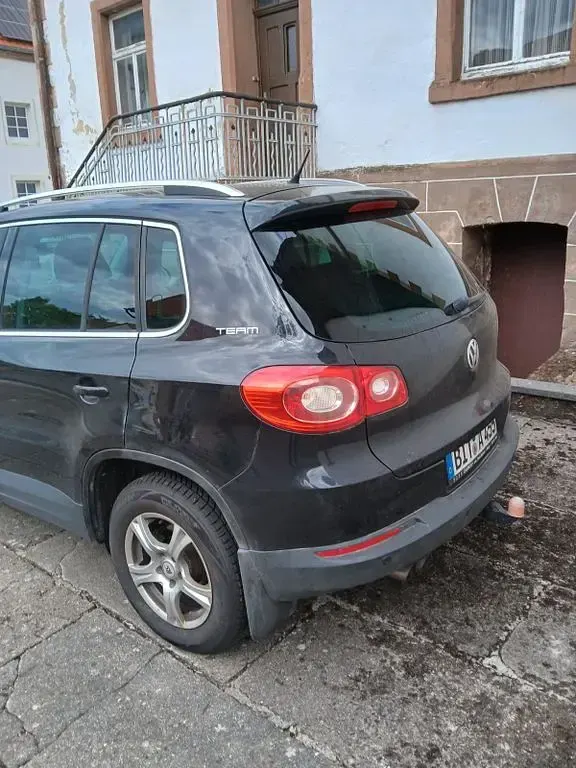 Gebraucht VW Tiguan Trendline 110 PS (80 kW) 2011 Schwarz SUV