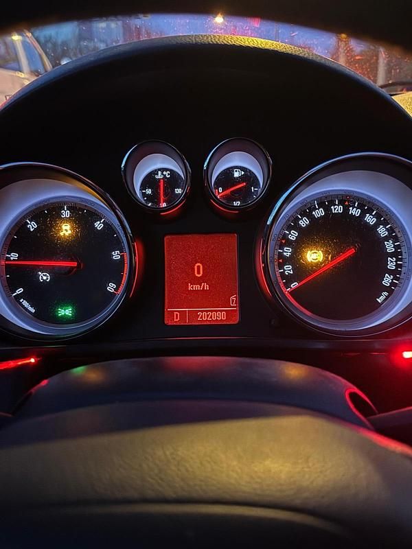 Grau Gebraucht 2008 Opel Insignia Limousine | 3.500 € (Guter Preis) - Bild 1/4