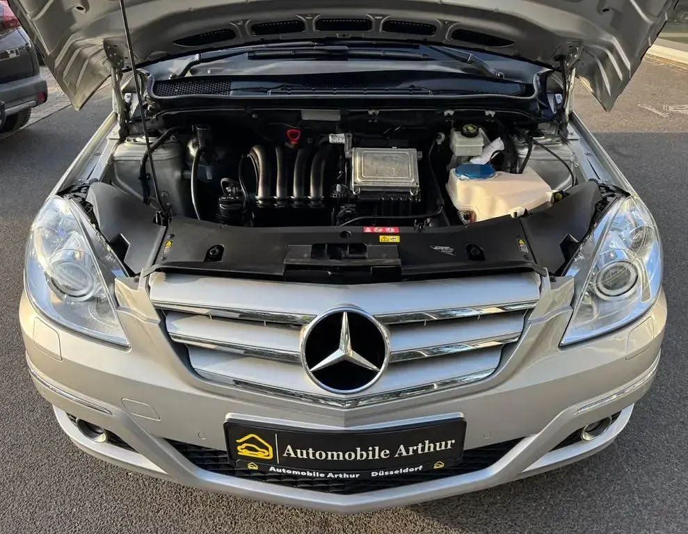 Gebraucht Mercedes B200 136 PS (100 kW) 2011 Silber Kleinwagen