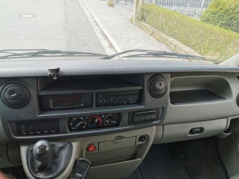 Silber Gebraucht 2006 Renault Master Van | 10.000 € - Bild 1/4