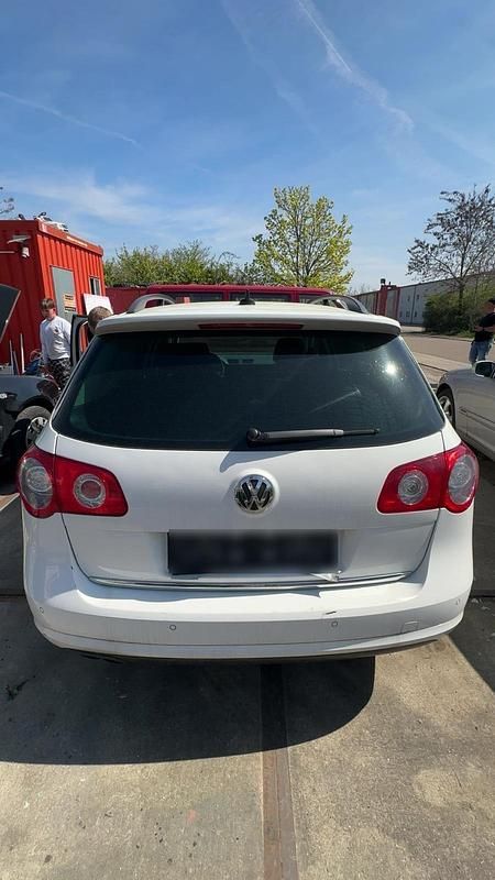 Gebraucht VW Passat 170 PS (125 kW) 2009 Weiß Kombi