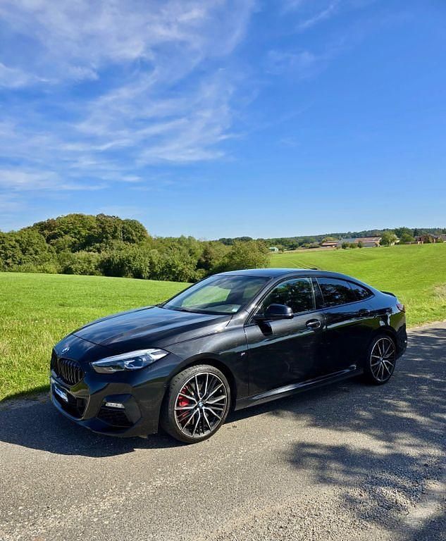 Schwarz Gebraucht 2023 BMW 218 Performance Coupé | 28.200 € (Fairer Preis) - Bild 1/4