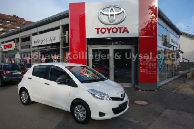 Gebraucht Toyota Yaris 69 PS (50 kW) 2012 Weiß Kleinwagen