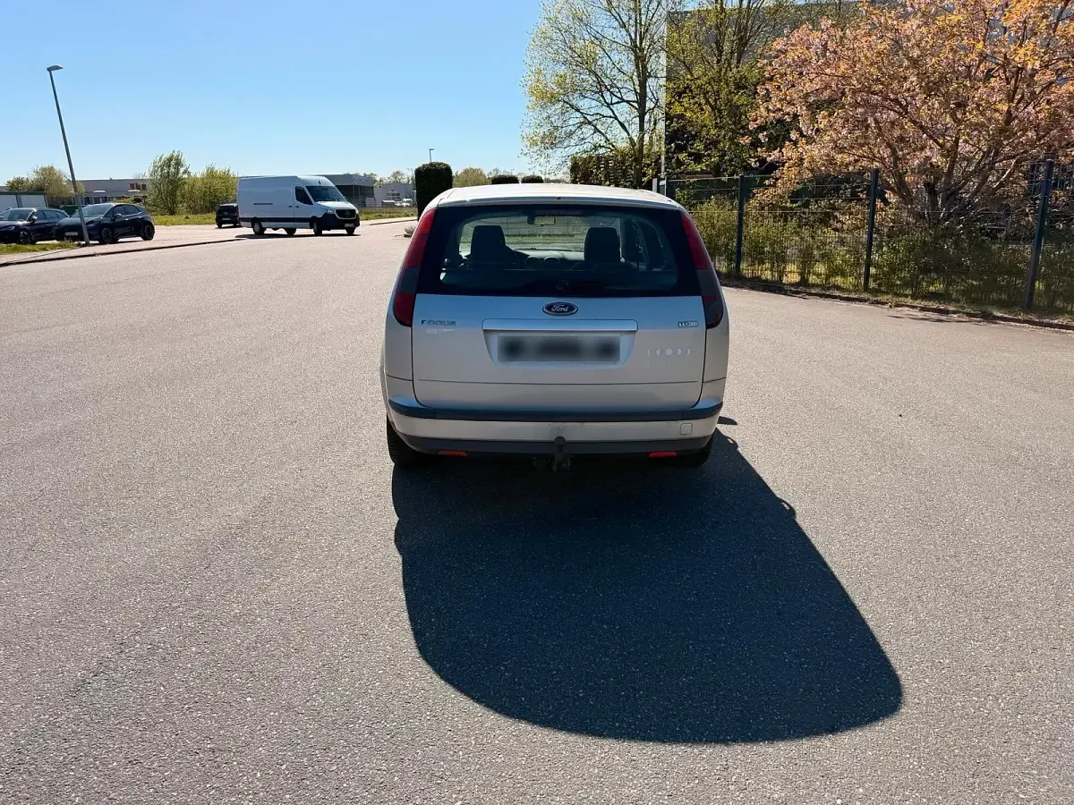 Gebraucht Ford Focus 116 PS (85 kW) 2005 Silber Kombi