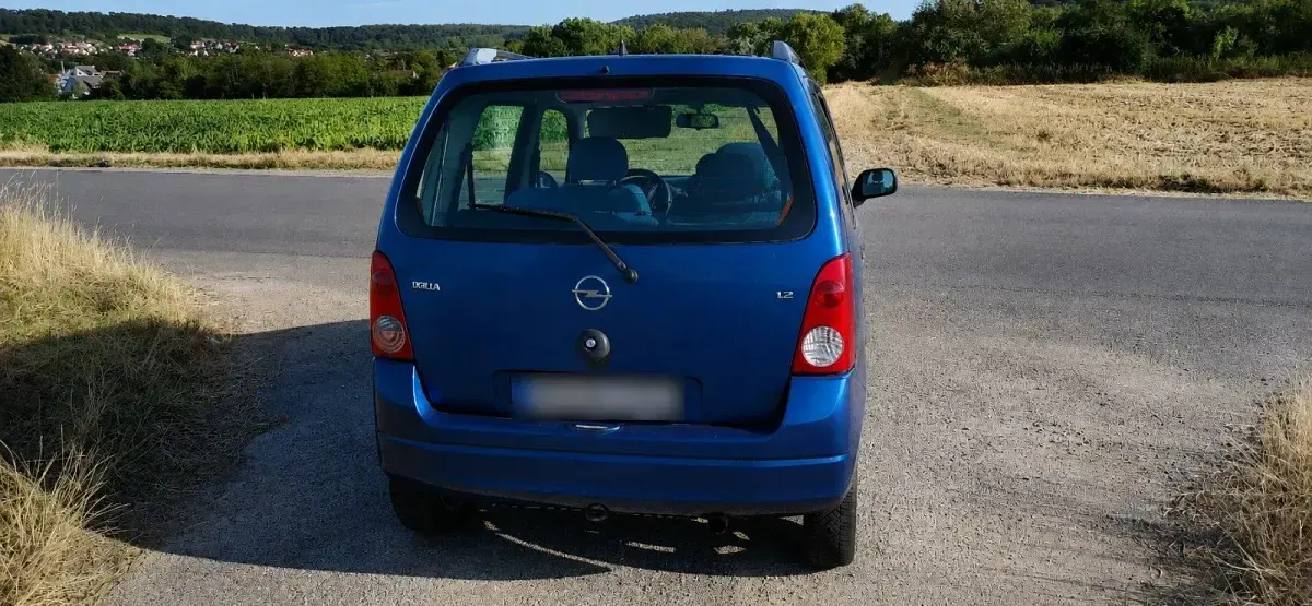 Gebraucht Opel Agila 75 PS (55 kW) 2003 Blau Van / Kleinbus