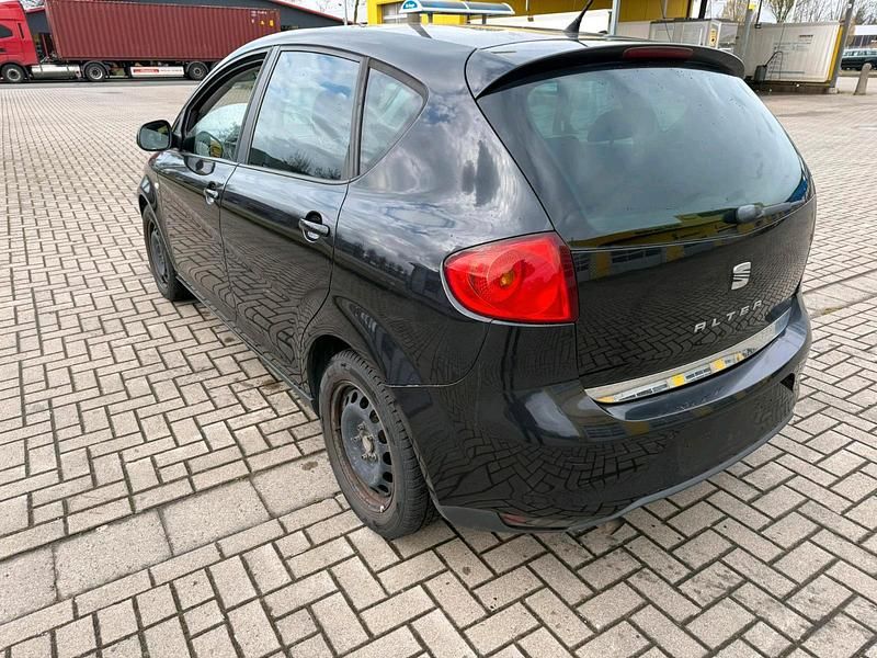 Gebraucht Seat Altea 105 PS (77 kW) 2011 Schwarz Limousine