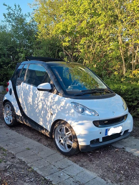 Weiß Gebraucht 2008 Smart ForTwo Cabrio Brabus Cabrio | 5.300 € (Guter Preis) - Bild 1/4