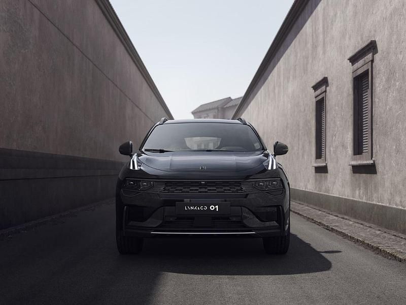 Neu Lynk & Co 01 280 PS (205 kW) 2026 Schwarz SUV