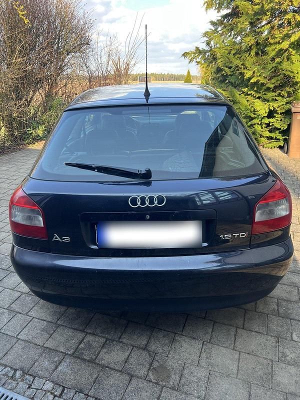 Gebraucht Audi A3 131 PS (96 kW) 2002 Blau Kleinwagen