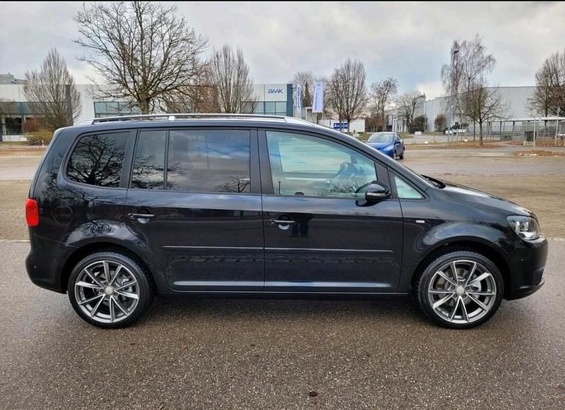 Gebraucht VW Touran Cup 140 PS (102 kW) 2015 Schwarz Van / Kleinbus