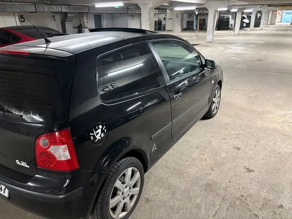 Gebraucht VW Polo Basis 75 PS (55 kW) 2003 Schwarz Limousine