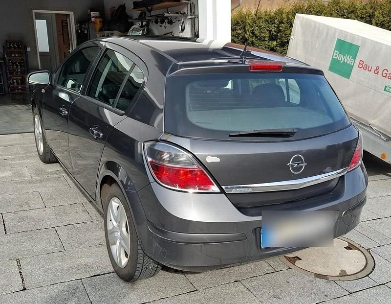 Gebraucht Opel Astra 116 PS (85 kW) 2009 Grau Kleinwagen