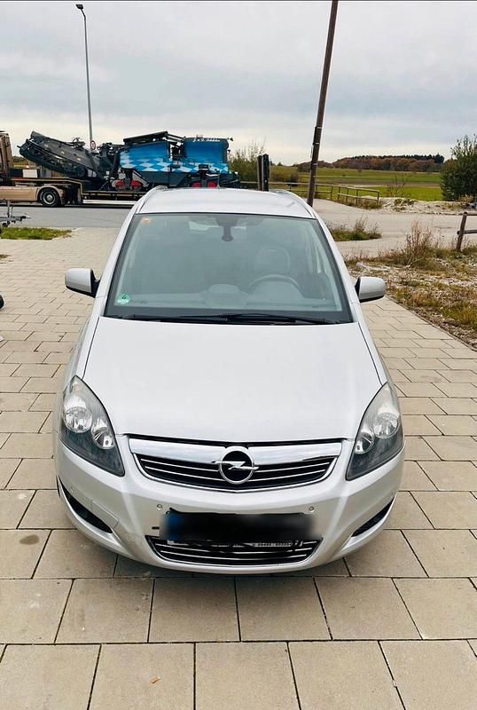 Silber Gebraucht 2010 Opel Zafira Limousine | 3.600 € (Fairer Preis) - Bild 1/4