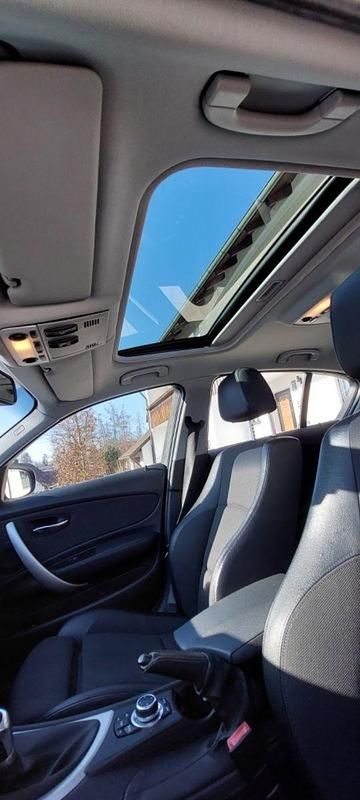 Usado BMW 123 Performance 204 HP (150 kW) 2010 Cinzento Citadino