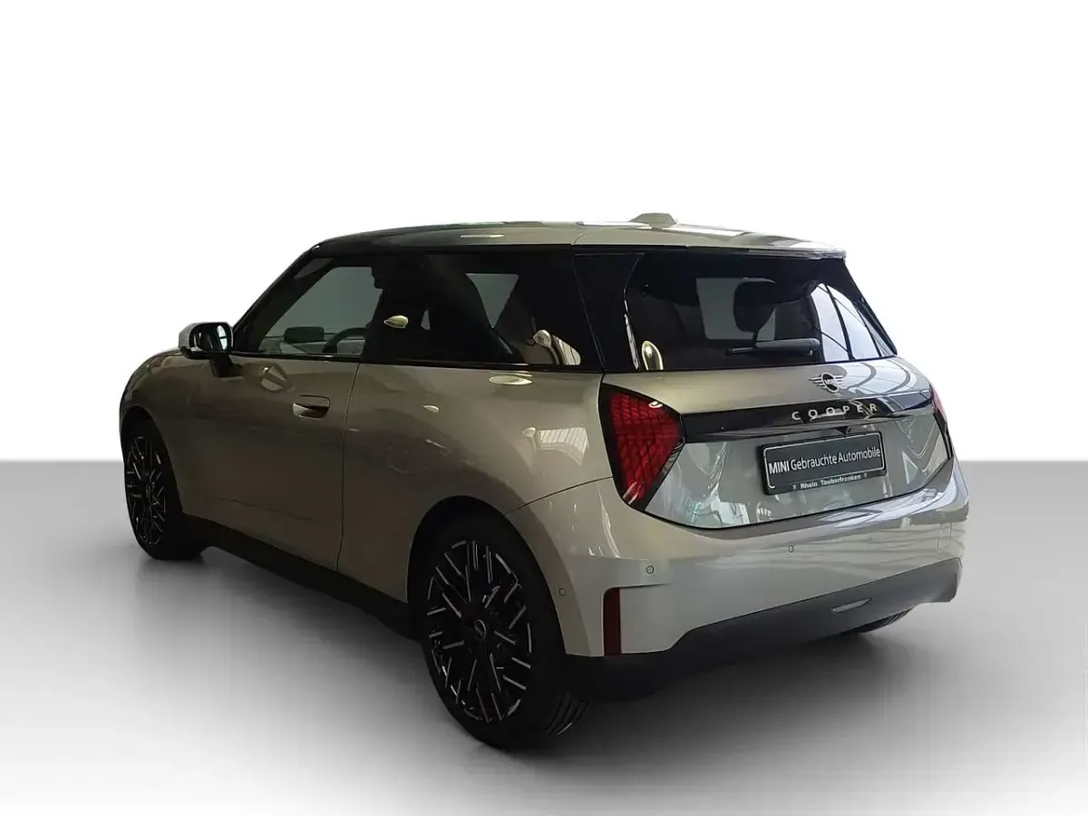 Gebraucht Mini Cooper 135 kW (184 PS) 2025 Melting silver iii Kleinwagen