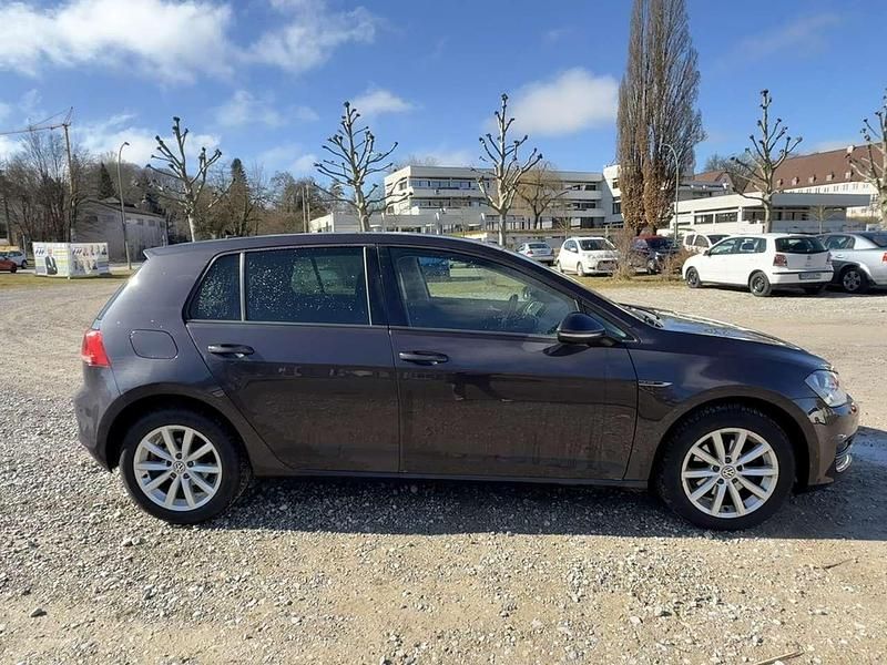 Gebraucht VW Golf VII LOUNGE 110 PS (80 kW) 2015 Limousine