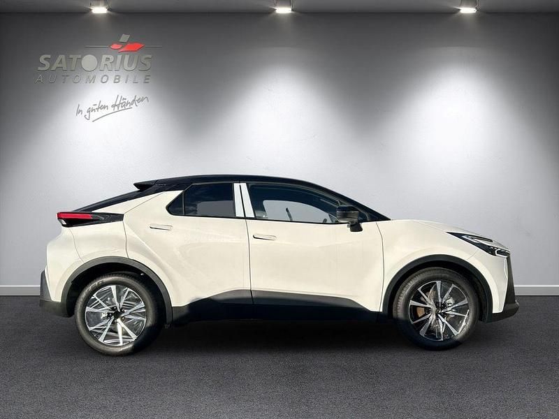 Neu Toyota C-HR 140 PS (102 kW) 2025 Weiß SUV