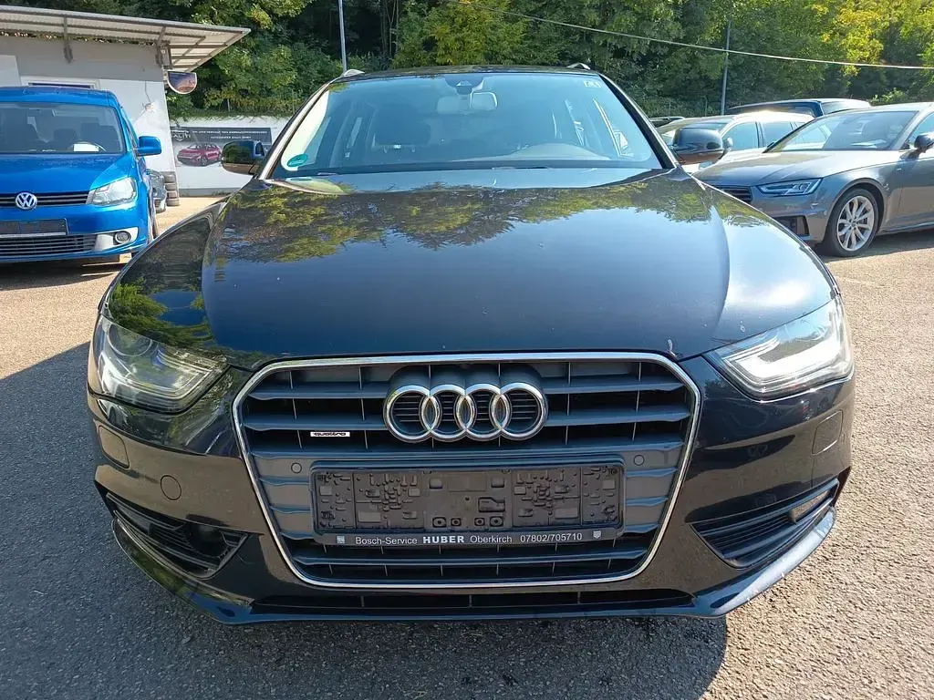 Gebraucht Audi A4 Attraction 177 PS (130 kW) 2014 Phantomschwarz Kombi