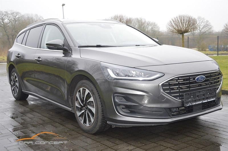 Gebraucht Ford Focus Titanium 120 PS (88 kW) 2022 Grau Kombi