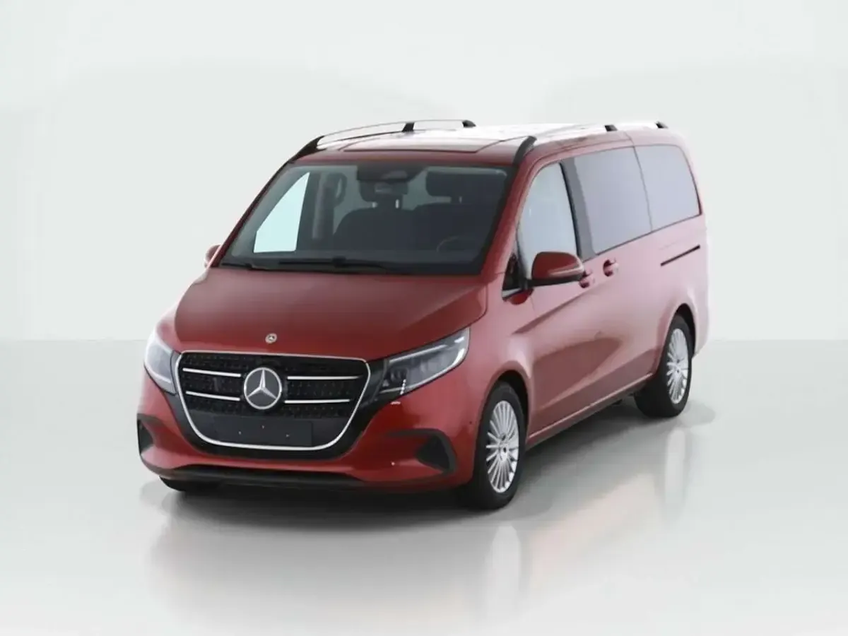 Gebraucht Mercedes V220 Style 163 PS (119 kW) 2025 Rot Van / Kleinbus