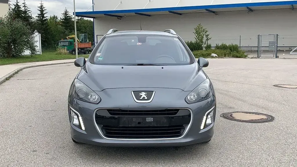 Gebraucht Peugeot 308 SW Allure 156 PS (114 kW) 2011 Grau Kombi
