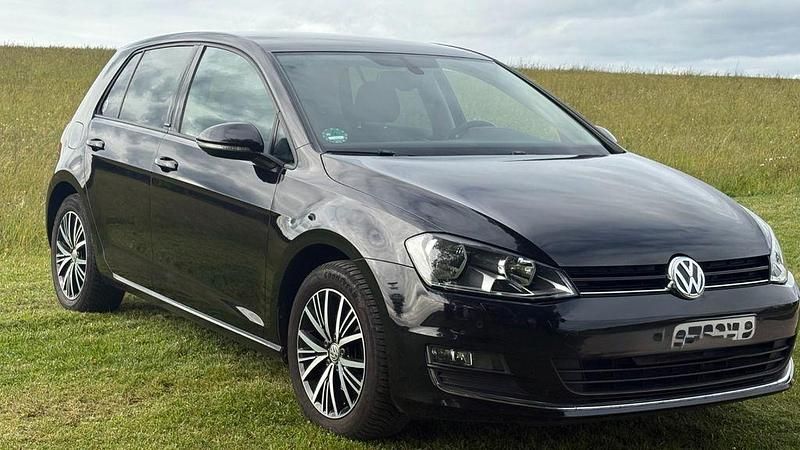 Schwarz Gebraucht 2016 VW Golf VII Allstar Limousine | 11.700 € (Superpreis) - Bild 1/4