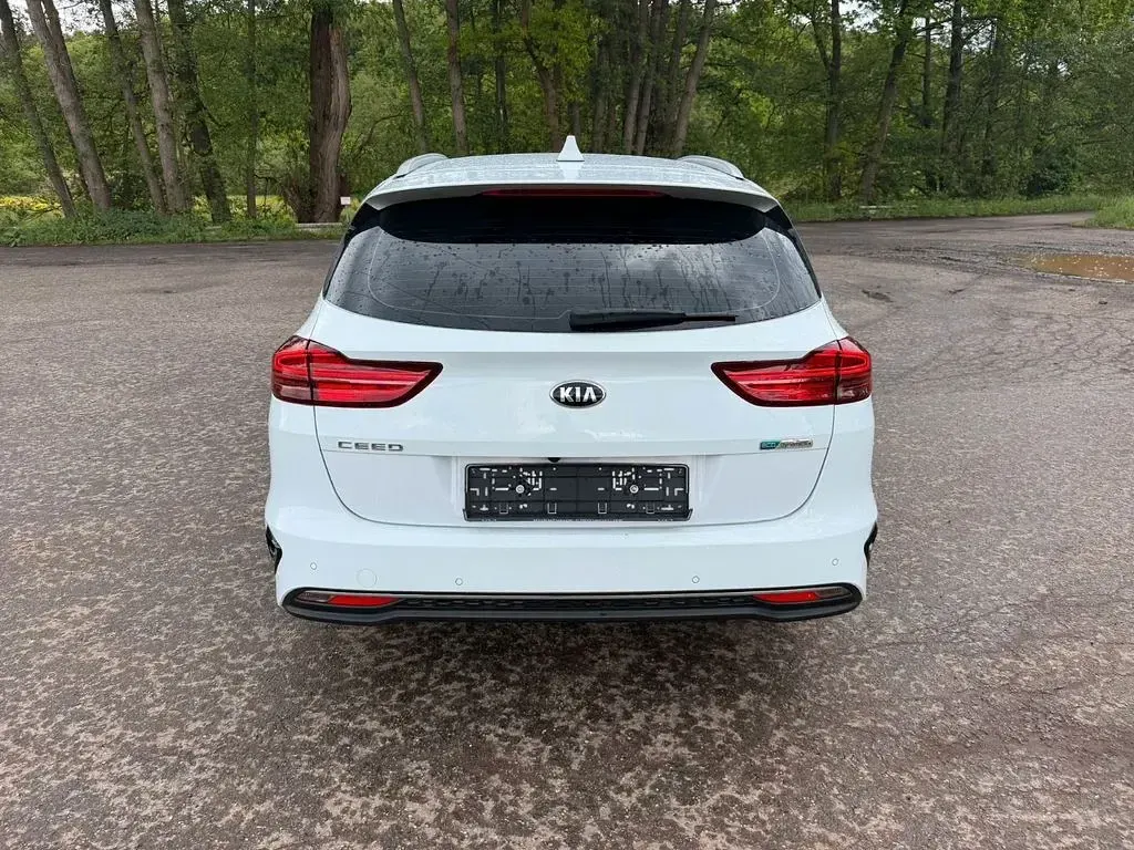 Gebraucht Kia Ceed Sportswagon 136 PS (100 kW) 2021 Weiß Kombi