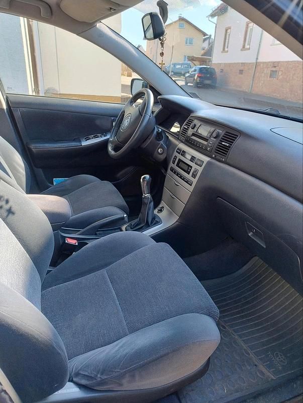 Gebraucht Toyota Corolla 110 PS (80 kW) 2004 Blau Kombi
