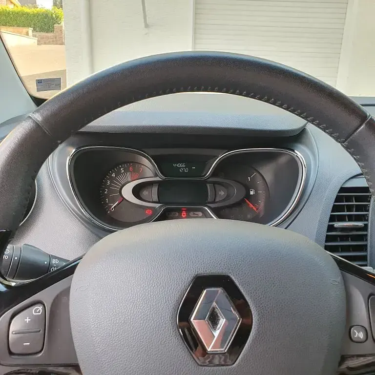 Gebraucht Renault Captur Experience 90 PS (66 kW) 2016 Silber SUV