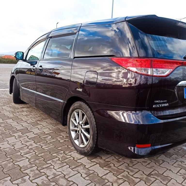 Gebraucht Toyota Estima 150 PS (110 kW) 2012 Violet Van / Kleinbus