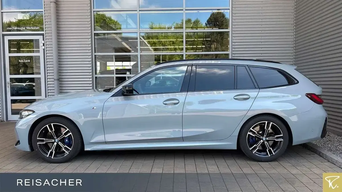 Gebraucht BMW 340 374 PS (275 kW) 2025 M brooklyn grau metallic Kombi