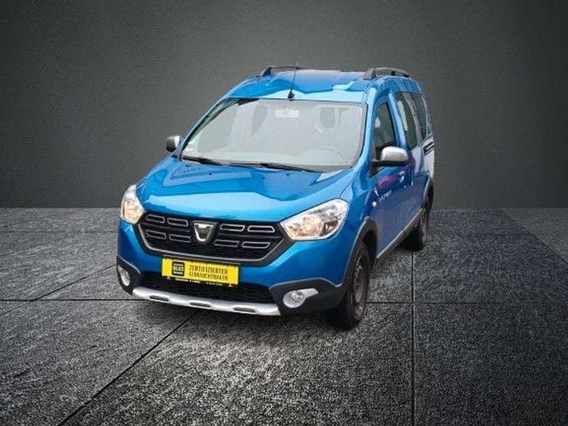 Gebraucht Dacia Dokker Stepway 131 PS (96 kW) 2021 Blau Van / Kleinbus