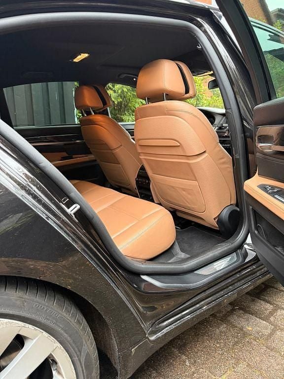 Gebraucht BMW 750 381 PS (280 kW) 2013 Schwarz Limousine