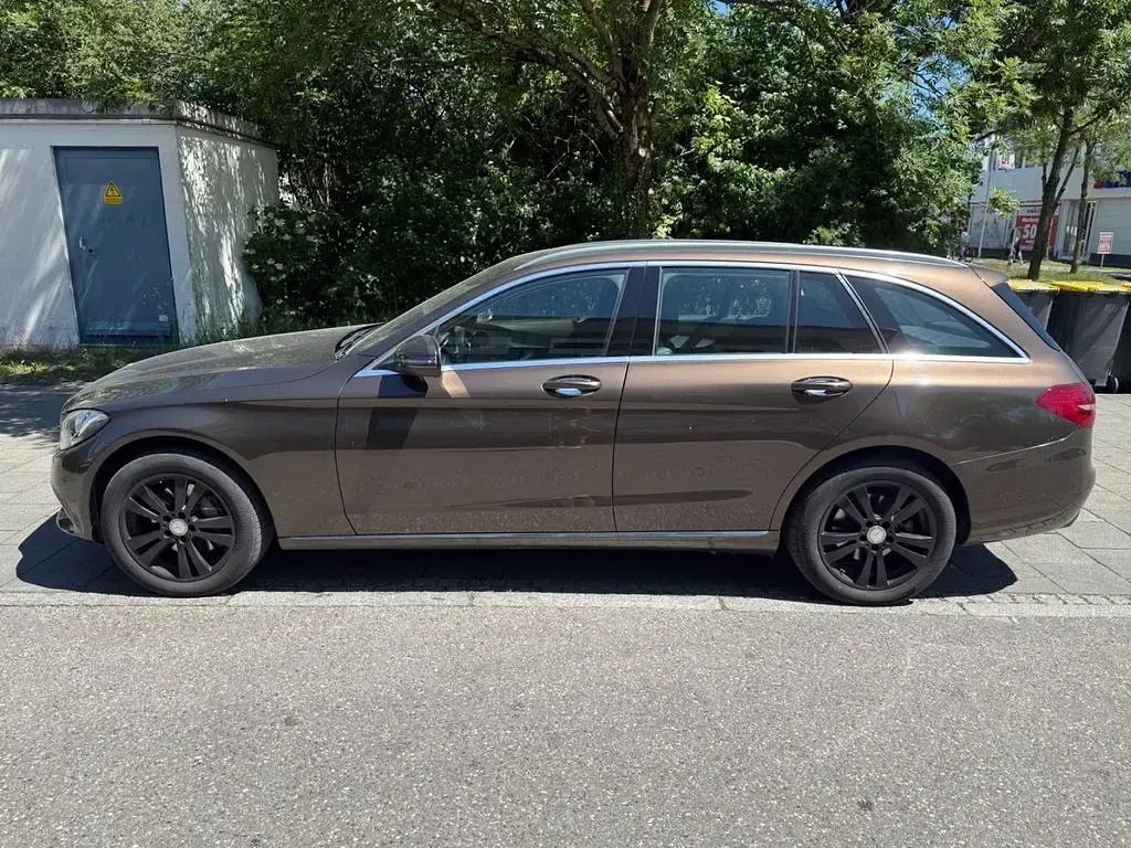Gebraucht Mercedes C250 Avantgarde 204 PS (150 kW) 2015 Braun Limousine