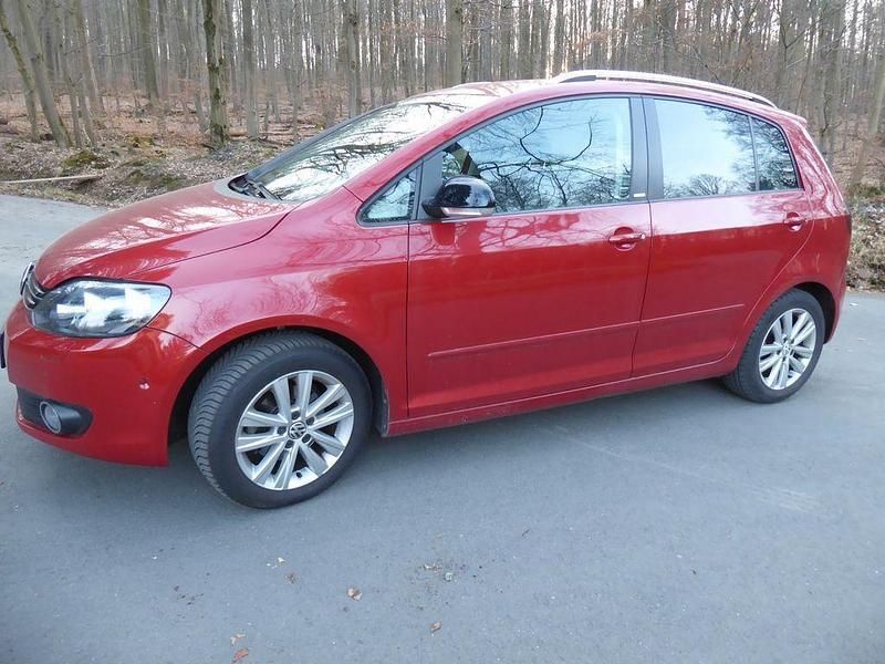 Rot Gebraucht 2011 VW Golf Plus Style Van / Kleinbus | 8.700 € (Fairer Preis) - Bild 1/4