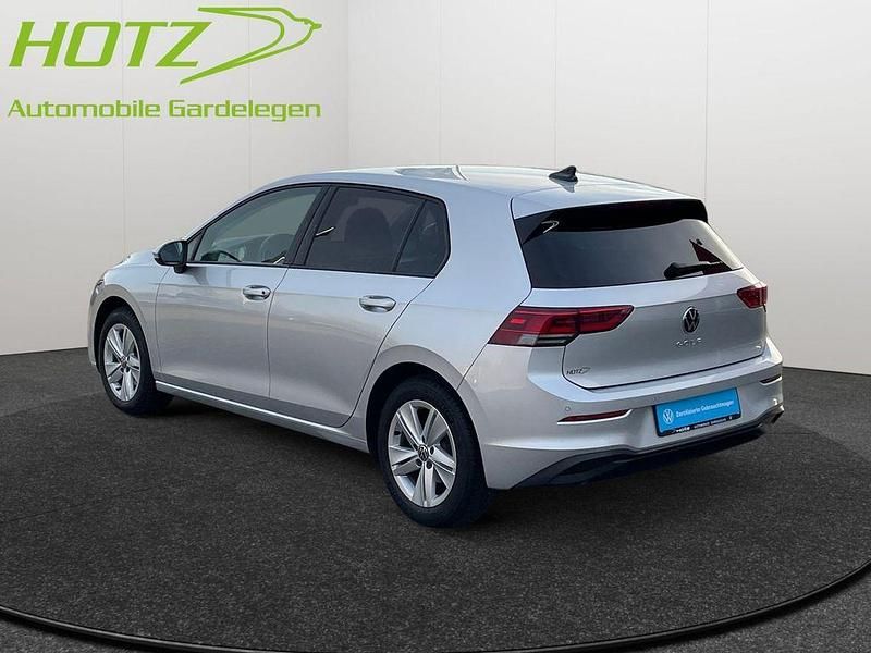 Gebraucht VW Golf Life 150 PS (110 kW) 2022 Silber Limousine