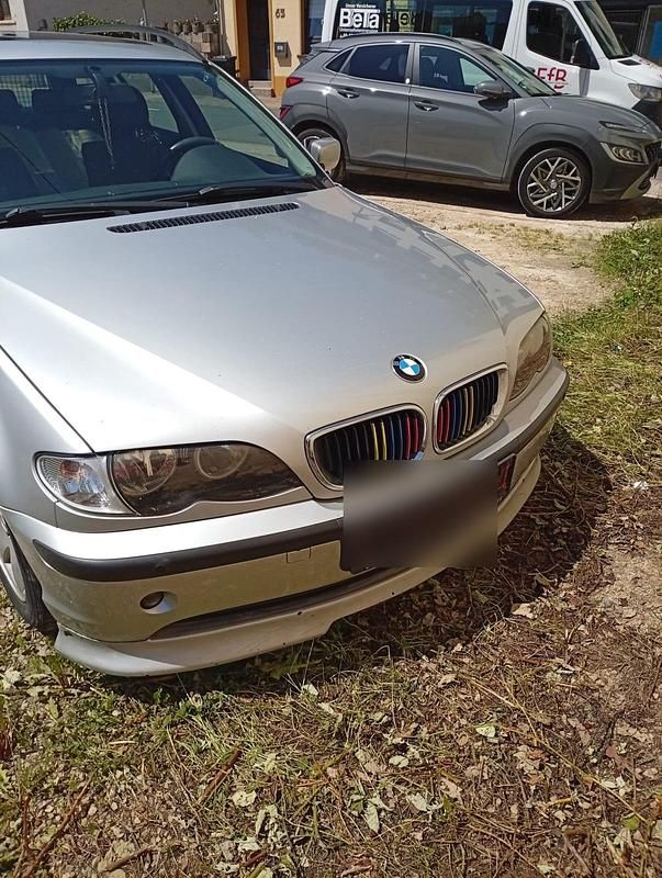 Silber Gebraucht 2004 BMW 318 Kombi | 1.000 € (Superpreis) - Bild 1/4